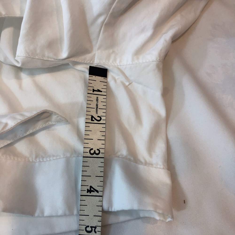 Oakley White Cuffed Shorts - Picture 11 of 16